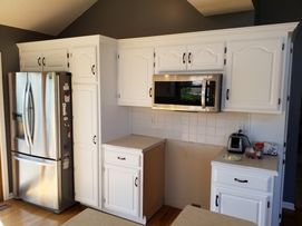 Before & After Cabinet Refinishing in Gladstone, MO (2)